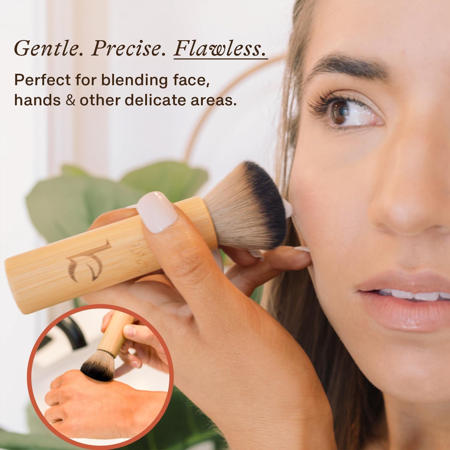 Kabuki Brush for Face - Ultra Soft Bronzer Brush for Blush, Loose Powder, Powder and Liquid Foundation & Self Tanner, Travel Friendy Makeup Blending Tool, Gentle on Skin